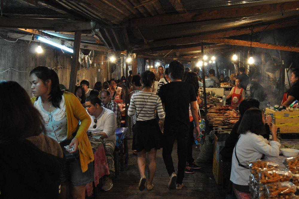 ตลาดมืดสำหรับหาของทานมีให้เลือกมากมายจริงๆ