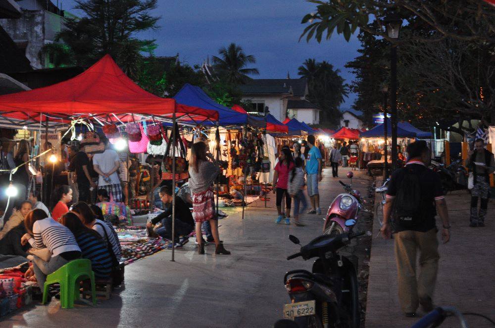 ตลาดไนท์มาร์เกตสำหรับซื้อของฝาก