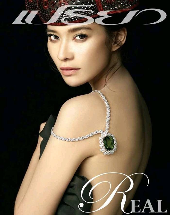พลอย เฌอมาลย์ @ เปรียว vol.35 no.735 November 2015