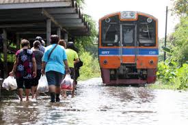 น้ำท่วมทางรถไฟสายมหาชัยแม่กลอง