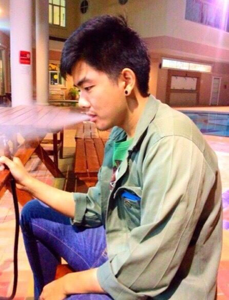 ขอเบาะแสผุ้ชายในรูป !!