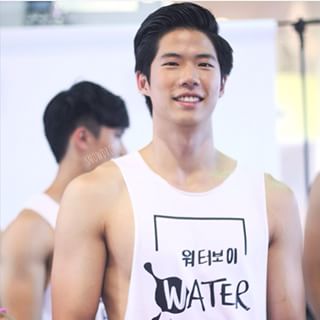 ดาราชายไทย ไซด์ฝรั่ง ประจำปี อันดับที่ 3