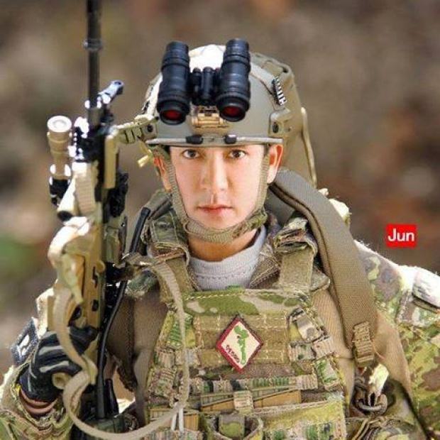 "ติ๊ก เจษฎาภรณ์" ในชุดทหาร หล่อสง่าสมชายชาตรี
