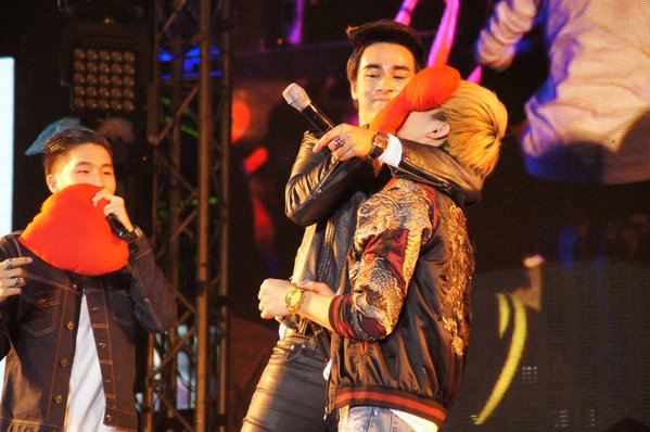 ฮอตมาก!! ฟีฟ่า เปรมอนันต์ ทั้งหล่อทั้งเก่ง