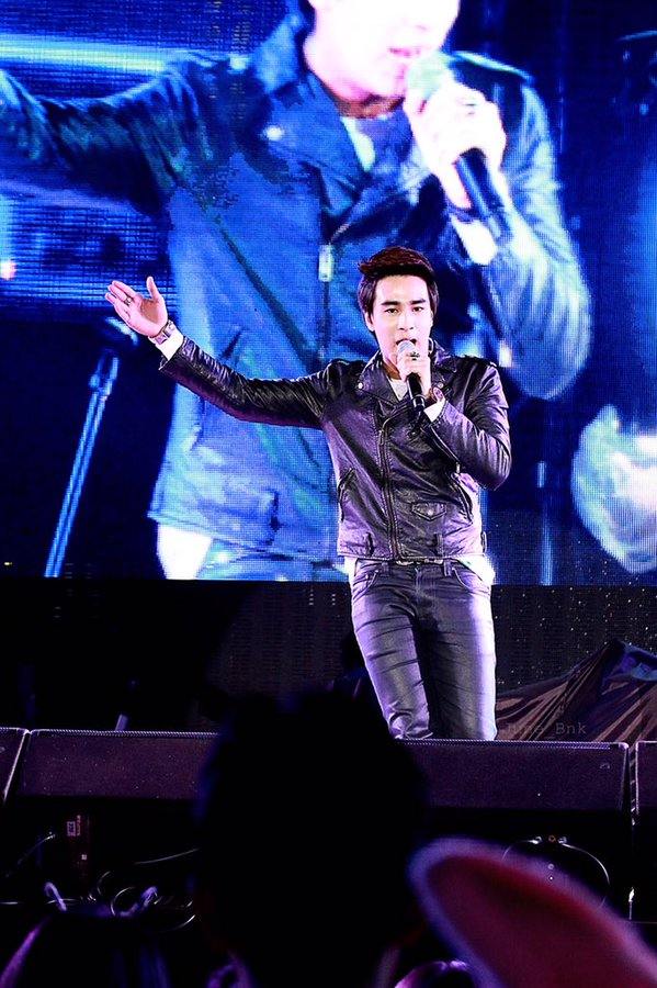ฮอตมาก!! ฟีฟ่า เปรมอนันต์ ทั้งหล่อทั้งเก่ง