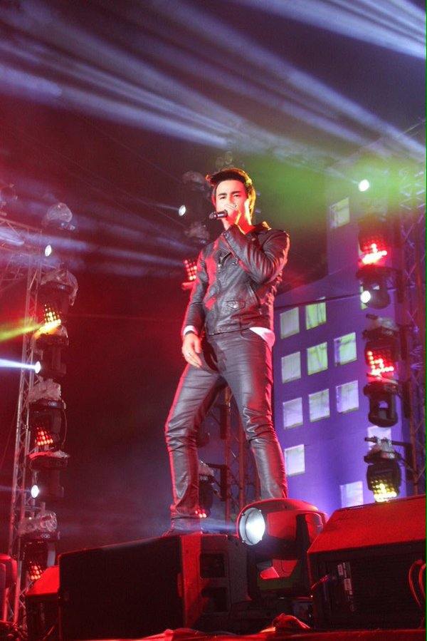 ฮอตมาก!! ฟีฟ่า เปรมอนันต์ ทั้งหล่อทั้งเก่ง