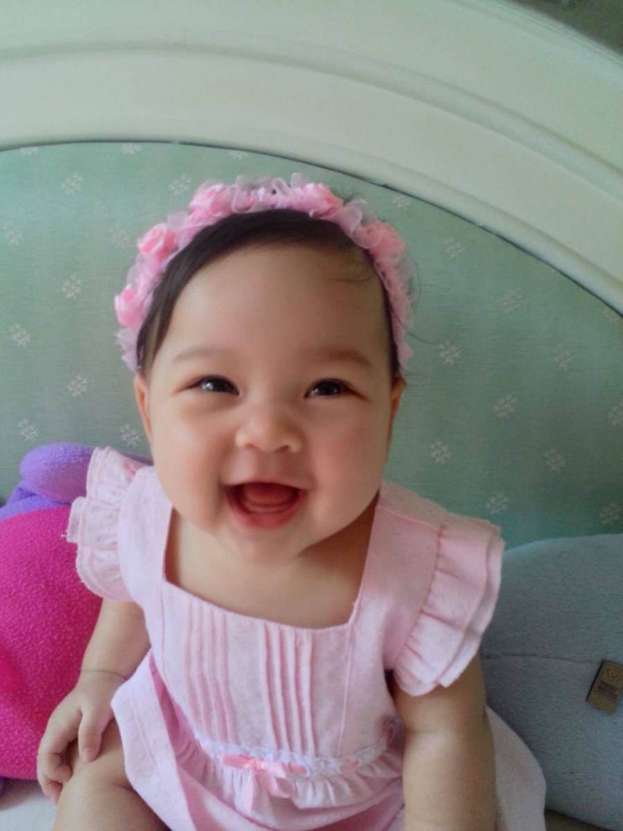 ฉายา สาวแป้น 5 M เอวาเองนะคะ หนูยิ้มแฉ่ง เต็มที่ ขอให้ทุกคนมีความสุข สมหวัง ในปีใหม่ นี้ด้วยนะคะ Happy New Year 2016