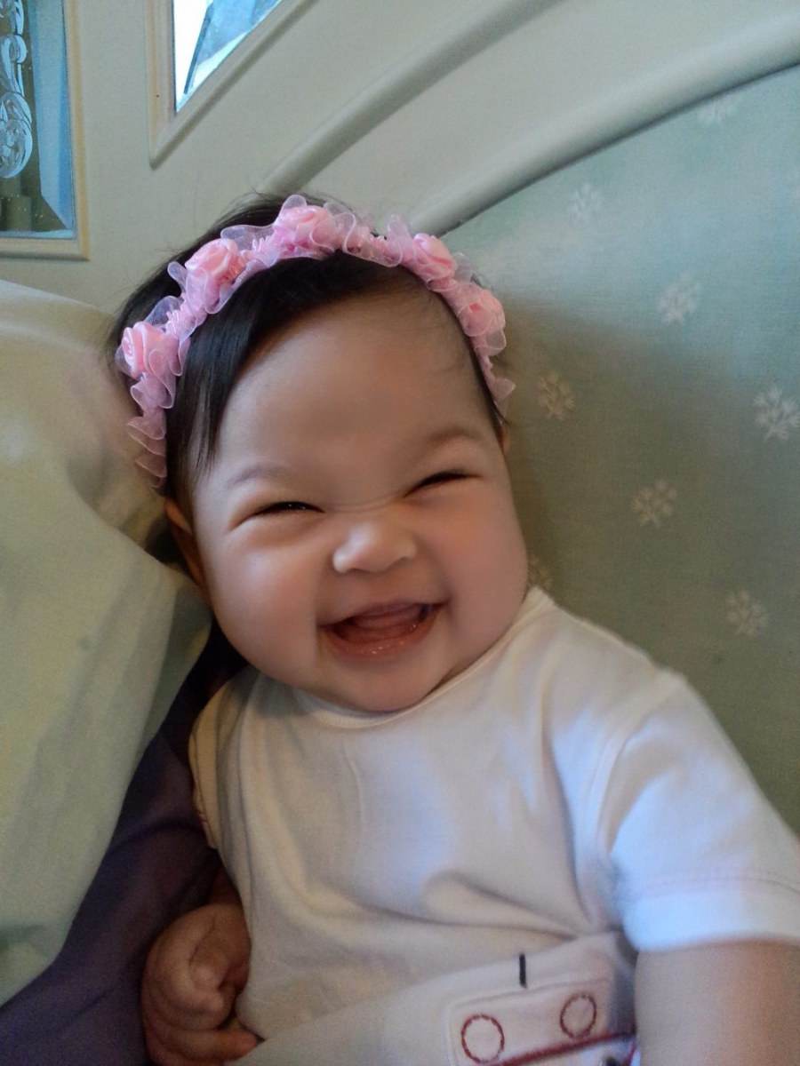 ฉายา สาวแป้น 5 M เอวาเองนะคะ หนูยิ้มแฉ่ง เต็มที่ ขอให้ทุกคนมีความสุข สมหวัง ในปีใหม่ นี้ด้วยนะคะ Happy New Year 2016