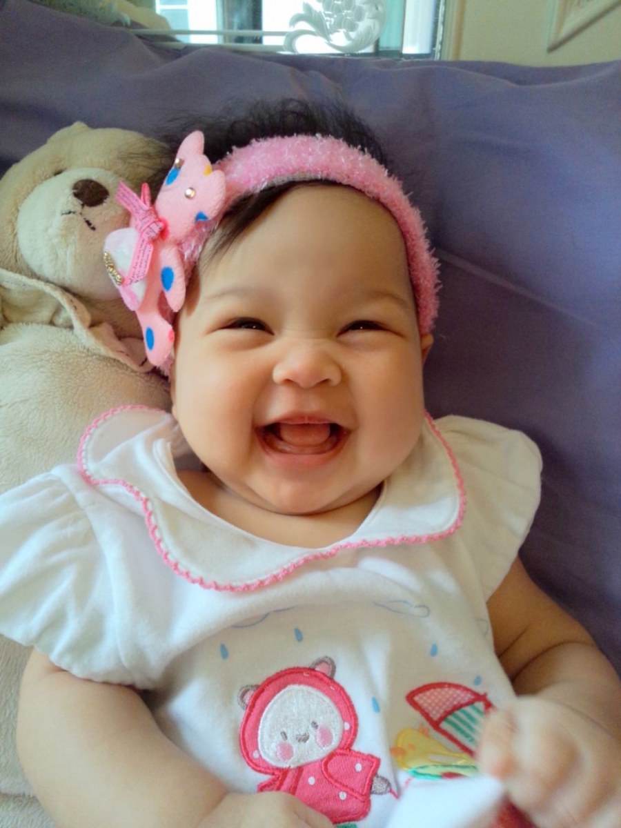ฉายา สาวแป้น 5 M เอวาเองนะคะ หนูยิ้มแฉ่ง เต็มที่ ขอให้ทุกคนมีความสุข สมหวัง ในปีใหม่ นี้ด้วยนะคะ Happy New Year 2016