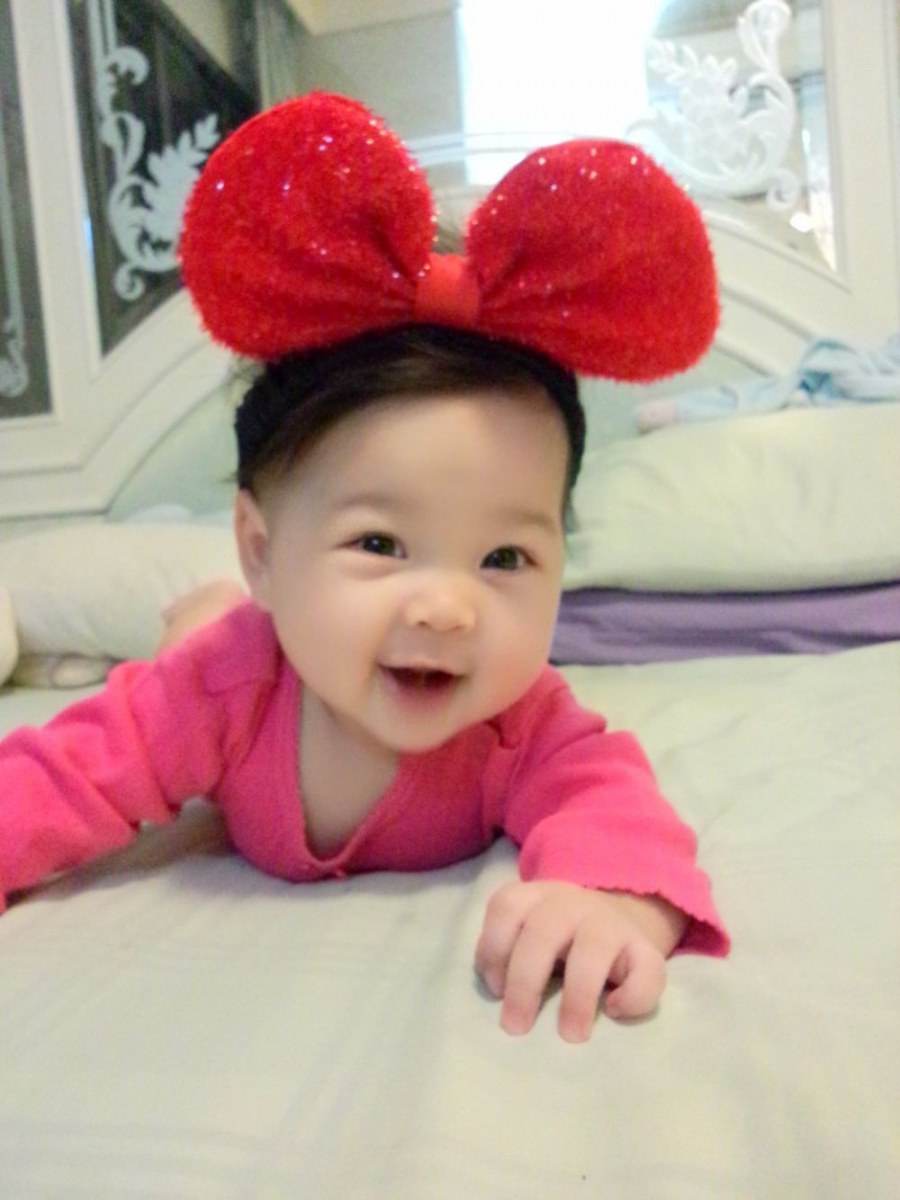 ฉายา สาวแป้น 5 M เอวาเองนะคะ หนูยิ้มแฉ่ง เต็มที่ ขอให้ทุกคนมีความสุข สมหวัง ในปีใหม่ นี้ด้วยนะคะ Happy New Year 2016