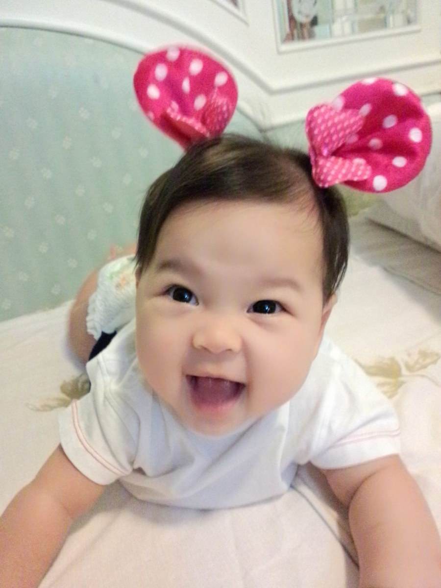 ฉายา สาวแป้น 5 M เอวาเองนะคะ หนูยิ้มแฉ่ง เต็มที่ ขอให้ทุกคนมีความสุข สมหวัง ในปีใหม่ นี้ด้วยนะคะ Happy New Year 2016