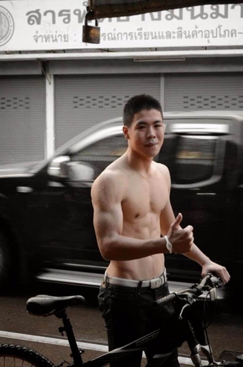 ง่ายๆไม่เลือก ยังไงก็เอา อิอิ"
