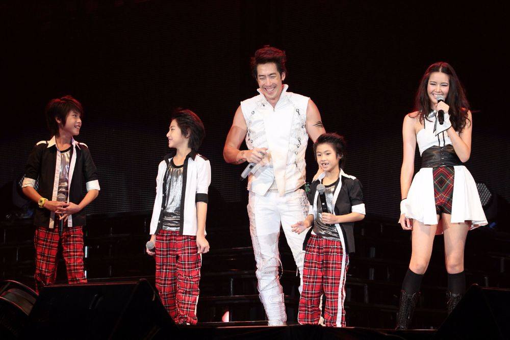 ลูกชาย เจ เจตรินHOTมากที่นี่ที่เดียว!