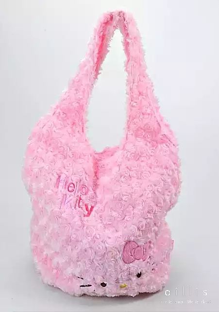 กระเป๋าขนนุ่มฟรุ้งฟริ้ง Hello Kitty