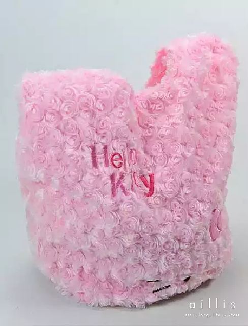 กระเป๋าขนนุ่มฟรุ้งฟริ้ง Hello Kitty