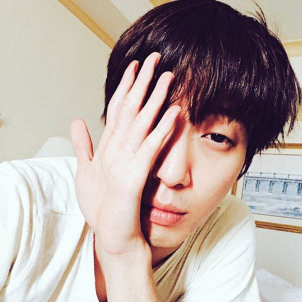 จองยงฮวา หัวหน้าวง CN Blue บอยแบนด์เกาหลี..ฮอตมว๊ากก!!