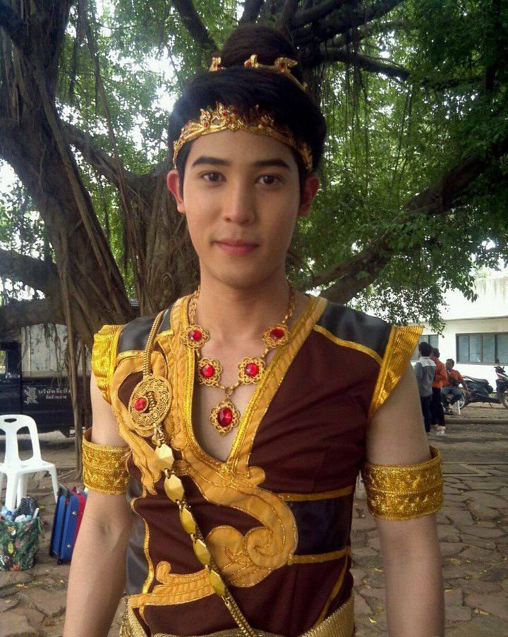 ดูกันชัดๆ พระปิ่นทอง ถอดองค์ทรงเครื่องแล้วหล่อเซ็กซี่มั้ย!!