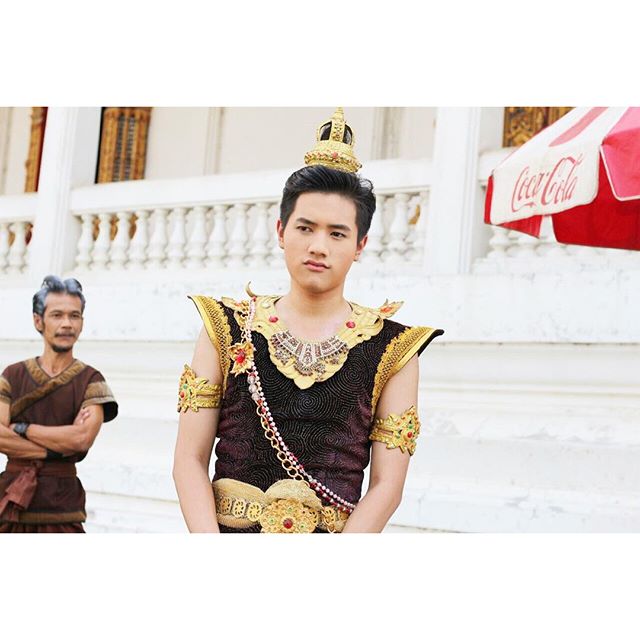 พระโอรสปิ่นแก้ว ในละคร "แก้วหน้าม้า" รับบทโดย ธีระธันญ์ ขจรชัยเดชาวัฒน์ (โบกัส)