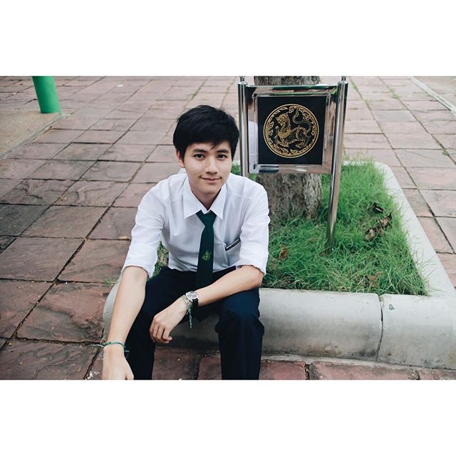 เมื่อ "พระโอรสปิ่นแก้ว" แต่งชุด นักศึกษา บอกเลย...หล่อเท่ห์มาก พะยะค่ะ