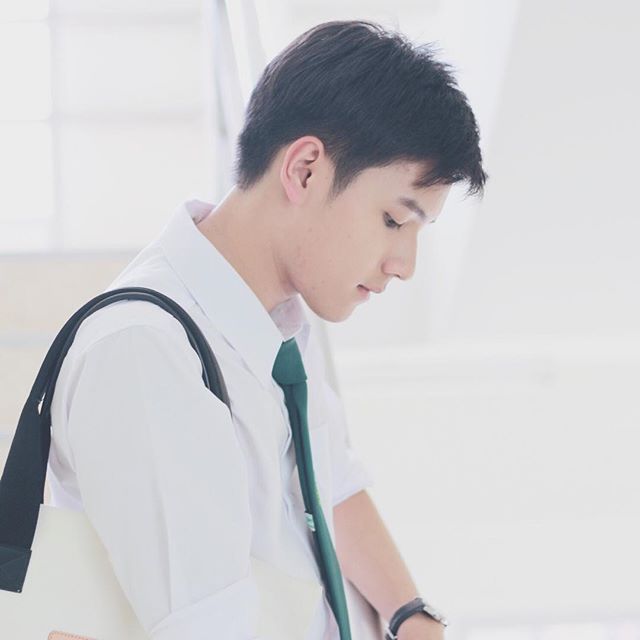 เมื่อ "พระโอรสปิ่นแก้ว" แต่งชุด นักศึกษา บอกเลย...หล่อเท่ห์มาก พะยะค่ะ