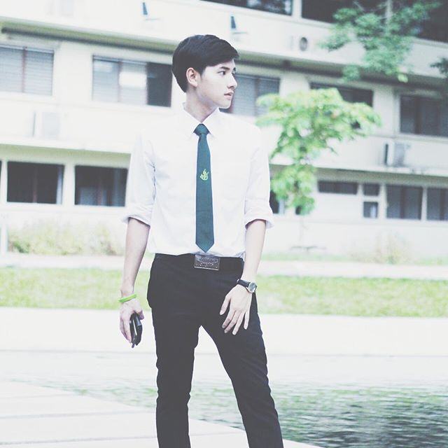 เมื่อ "พระโอรสปิ่นแก้ว" แต่งชุด นักศึกษา บอกเลย...หล่อเท่ห์มาก พะยะค่ะ