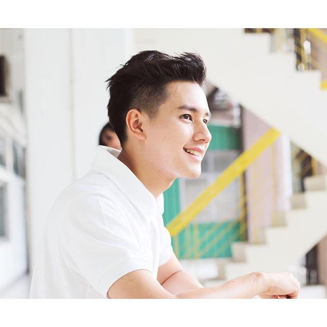 เมื่อ "พระโอรสปิ่นแก้ว" แต่งชุด นักศึกษา บอกเลย...หล่อเท่ห์มาก พะยะค่ะ