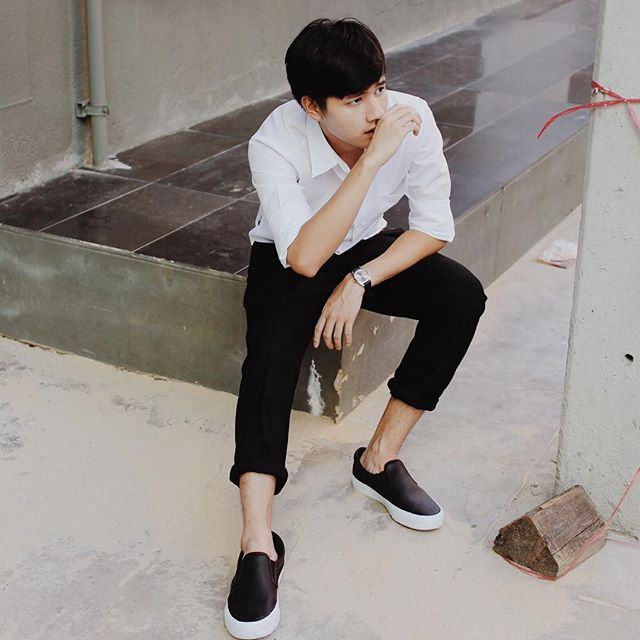 เมื่อ "พระโอรสปิ่นแก้ว" แต่งชุด นักศึกษา บอกเลย...หล่อเท่ห์มาก พะยะค่ะ