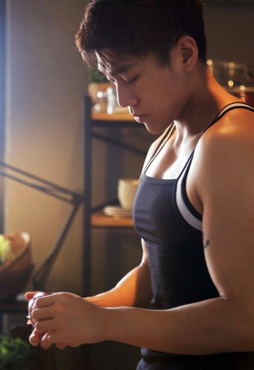 ผู้ชายที่ทำอาหารเป็นเค้าว่ามักจะทำอร่อย