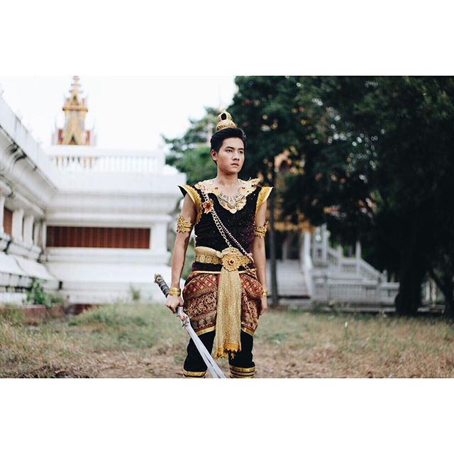 พระปิ่นทอง VS พระปิ่นแก้ว พ่อลูกใครหล่อเซ็กซี่กว่ากันเอ่ย ??