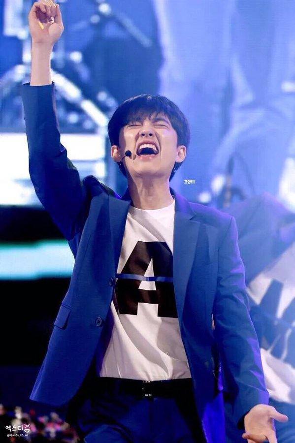 คยองซู Exo ตี๋หล่อแซ่บหน้าใส