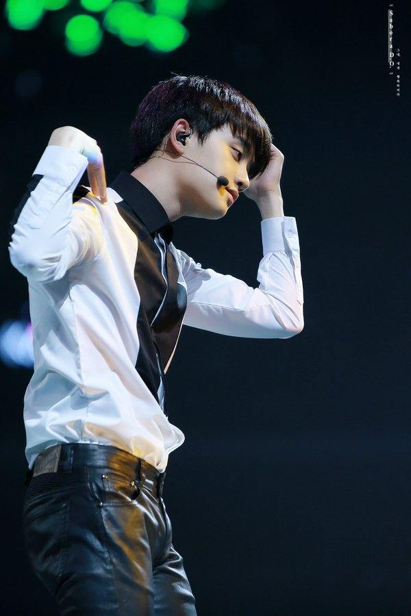 คยองซู Exo ตี๋หล่อแซ่บหน้าใส