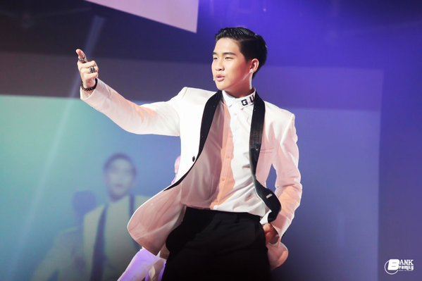 แบงค์ ธีวรา หนุ่มน้อยหล่อใหญ่โตเกินวัย 15 ปี