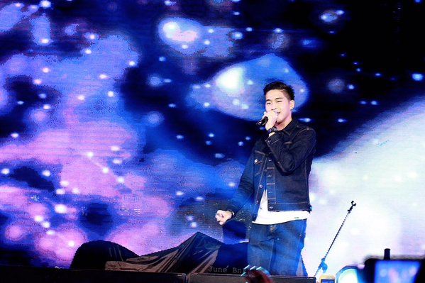 แบงค์ ธีวรา หนุ่มน้อยหล่อใหญ่โตเกินวัย 15 ปี