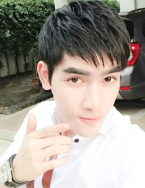 สิงโต เดอะสตาร์ หน้าเดิมเพิ่มเติม คิ้วเข้มขึ้น ไว้หนวดเครา ลุคนี้หล่อแมนขึ้นโอเครป่ะ