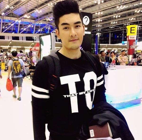 สิงโต เดอะสตาร์ หน้าเดิมเพิ่มเติม คิ้วเข้มขึ้น ไว้หนวดเครา ลุคนี้หล่อแมนขึ้นโอเครป่ะ