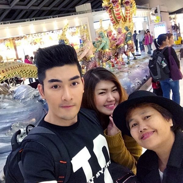 สิงโต เดอะสตาร์ หน้าเดิมเพิ่มเติม คิ้วเข้มขึ้น ไว้หนวดเครา ลุคนี้หล่อแมนขึ้นโอเครป่ะ