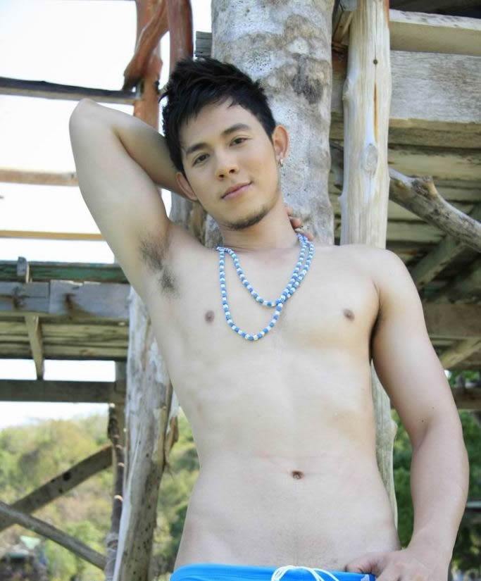 ก้อง หนุ่มขาวใสแน่นๆเป็นลำ