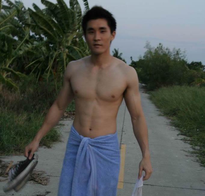 นะ หนุ่มตี๋ที่สวนกล้วย
