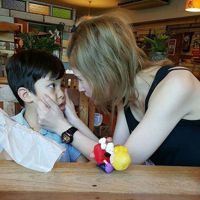 เผลอแป๊ปเดียว!! " น้องฑีฆายุ " ลูกชาย แอนนี่ บรู๊ค โตขึ้นมาก ฉายแววหล่อเหมือนใครหว่า
