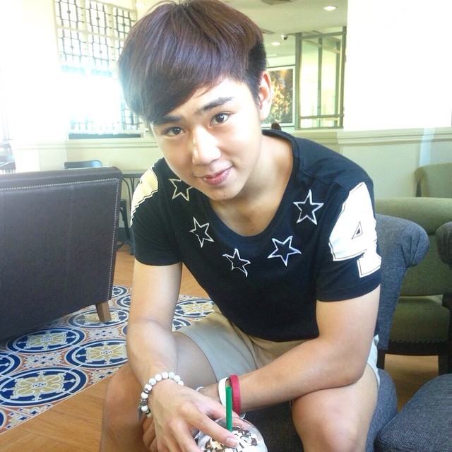ปาล์ม พระเอกหนัง Sweet Boy สลัดผ้าโชว์ข้าวหลามตุง..หล่อใสน่ารักแซ่บเวอร์!!