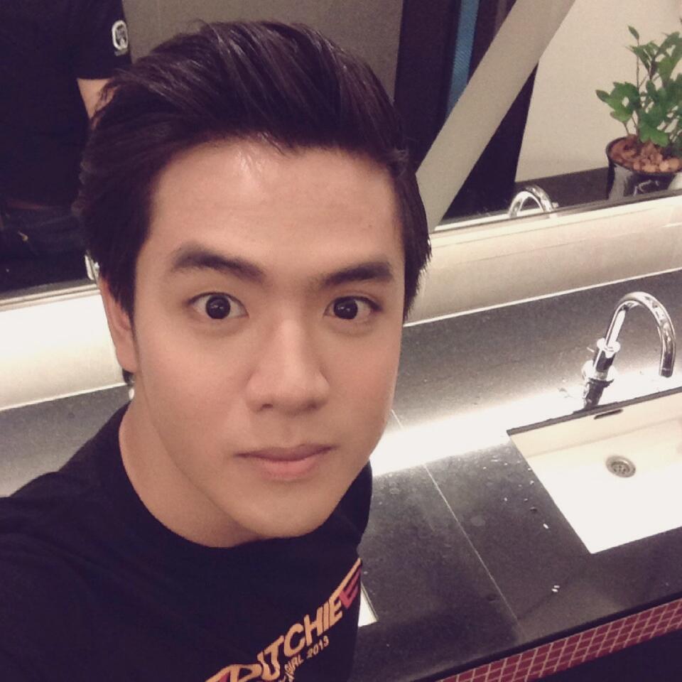 แชร์เต็มหน้าฟีด!!! BU Cute Boy น่ารัก เฟี้ยวฟ้าวมะพร้าวแก้ว