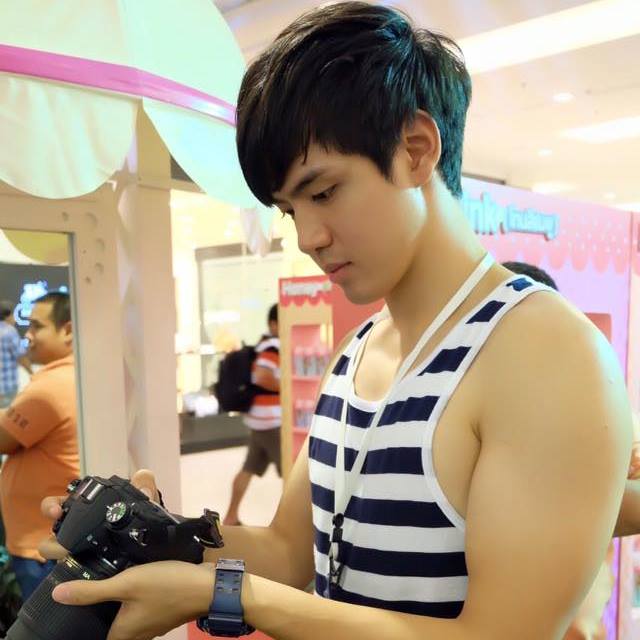 แชร์เต็มหน้าฟีด!!! BU Cute Boy น่ารัก เฟี้ยวฟ้าวมะพร้าวแก้ว