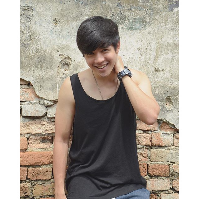 แชร์เต็มหน้าฟีด!!! BU Cute Boy น่ารัก เฟี้ยวฟ้าวมะพร้าวแก้ว
