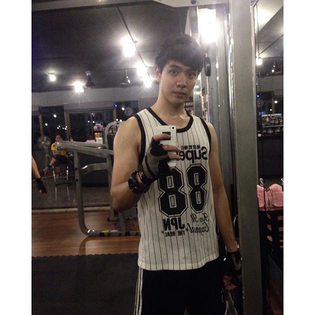 แชร์เต็มหน้าฟีด!!! BU Cute Boy น่ารัก เฟี้ยวฟ้าวมะพร้าวแก้ว
