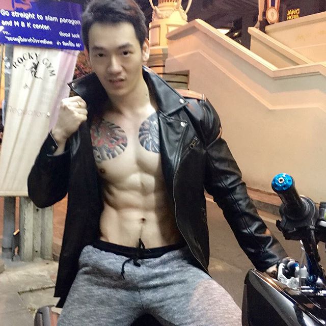 นายกอล์ฟ หนุ่มขาวใส รอยสักฟินๆ
