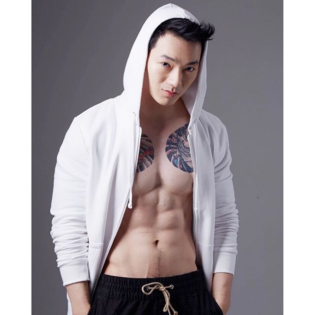 นายกอล์ฟ หนุ่มขาวใส รอยสักฟินๆ
