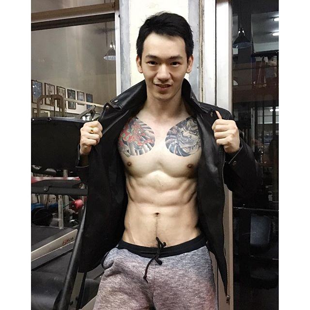 นายกอล์ฟ หนุ่มขาวใส รอยสักฟินๆ