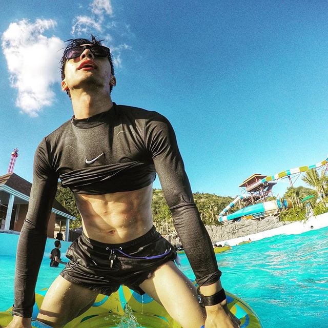 หล่อ ใส ล่ำ IG@iknotus