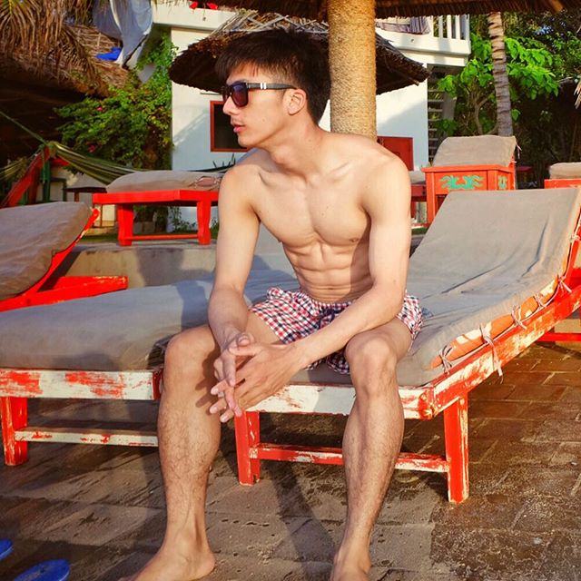 หล่อ ใส ล่ำ IG@iknotus