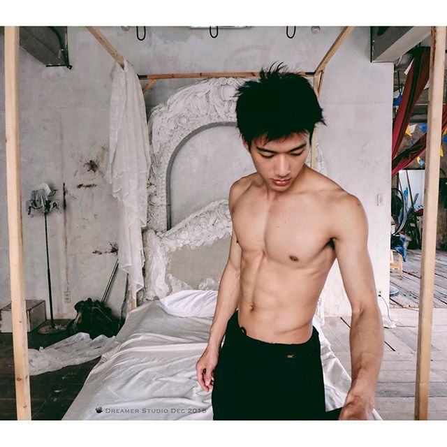 หล่อ ใส ล่ำ IG@iknotus